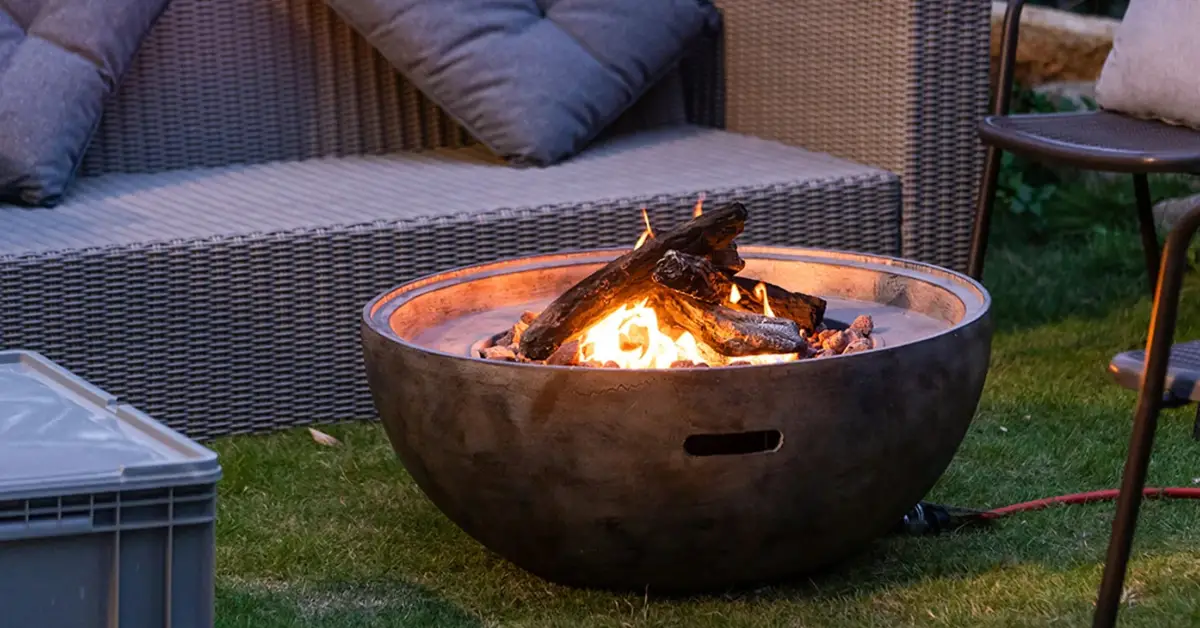 How To Start a Fire in a Fire Pit - The Ultimate Guide